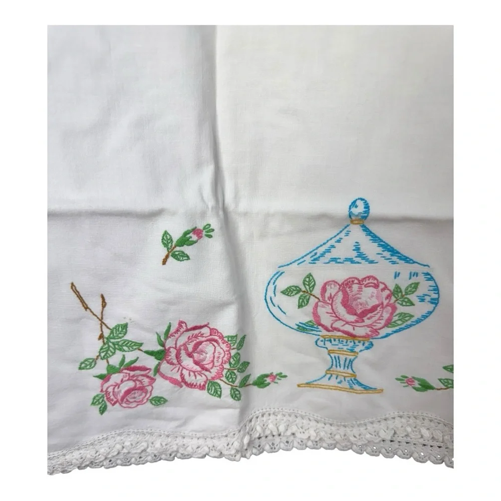 Elegant ‎ Floral Embroidered Pillowcases